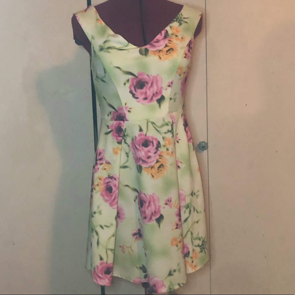 Event mint green and pink floral mini dress. Sz 8